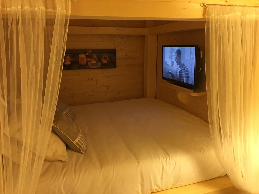 Bed and Breakfast Relais Mont Jura Adults Only Лелекс Экстерьер фото